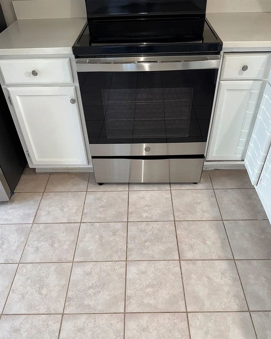 Kitchen tile and grout, after cleaning